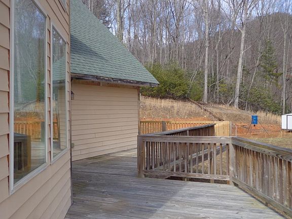 4th image of 392 Preserve Way