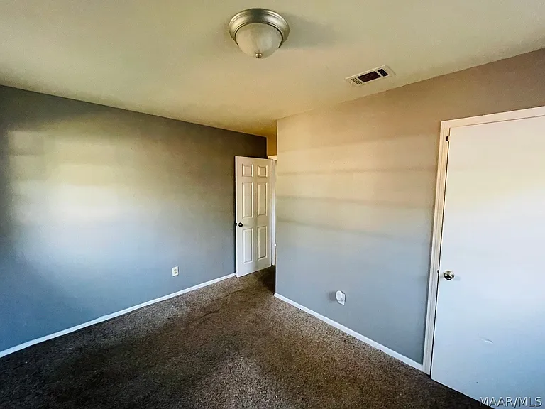 1653 N Yarbrough Ct — Photo 12