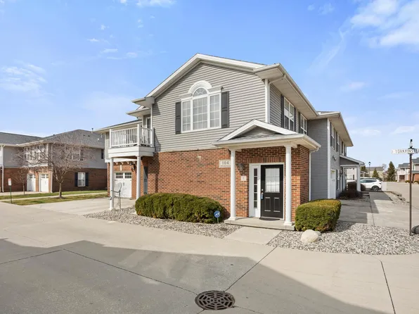 104 Yorkminster Ln Unit 8, Savoy, IL 61874