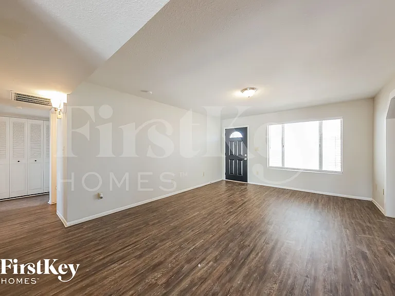 7232 W Brown St — Photo 3