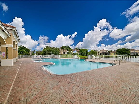 3rd image of 9220 Belleza Way APT 202
