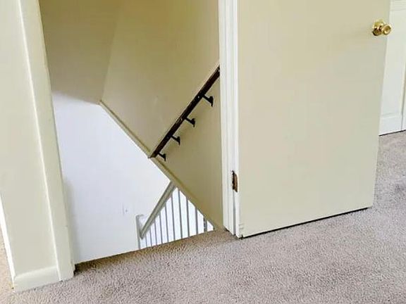 5th image of 1731 Rolling Hills Dr