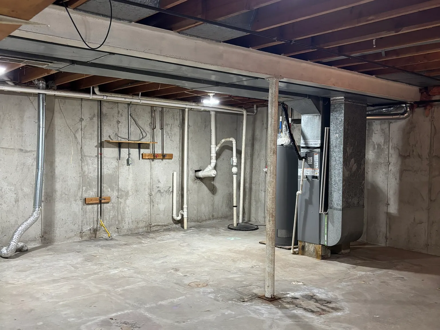 3 bed, 1.5 bath, $1,550 — Photo 3