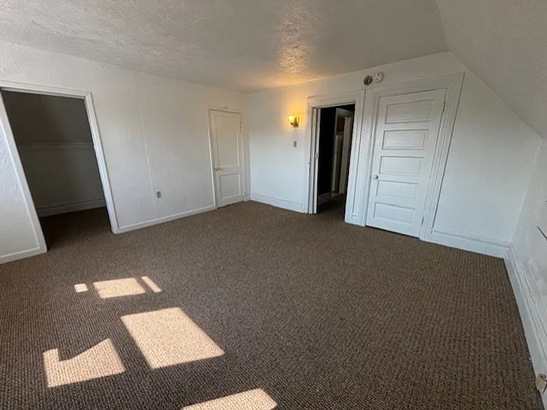 609 S Braddock Ave — Photo 17