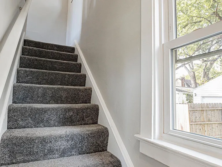 486 Sumatra Ave — Photo 15