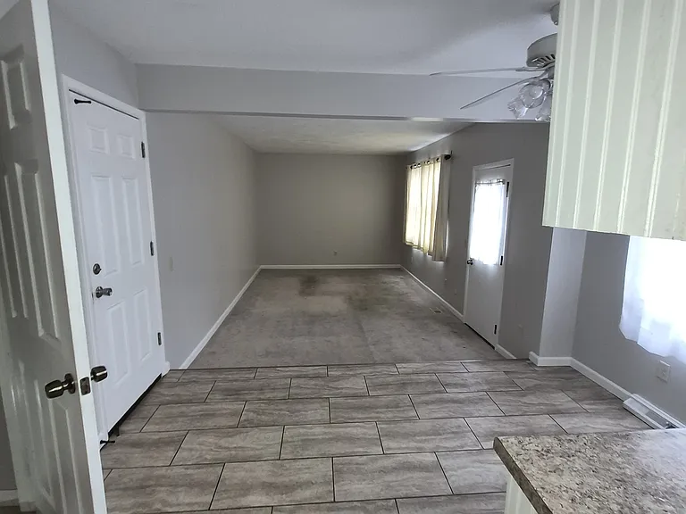 140 Cedar Ct — Photo 2