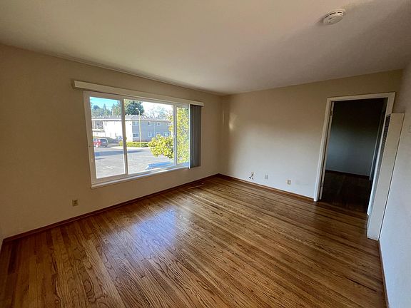 2nd image of 12 Coleman Pl #7