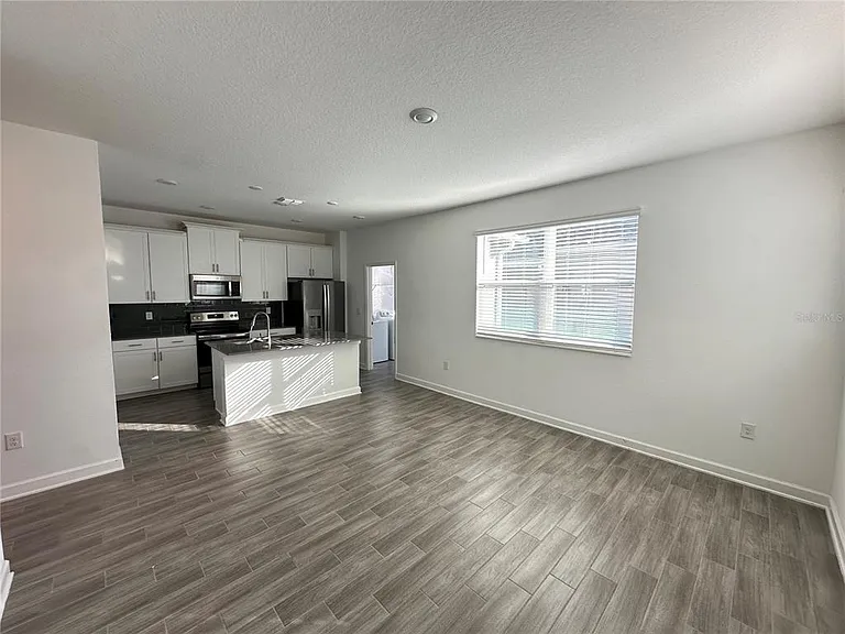 3080 Addison Blvd — Photo 5