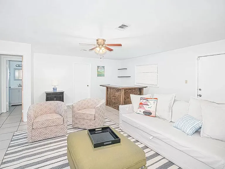 1634 Airport Dr — Photo 3