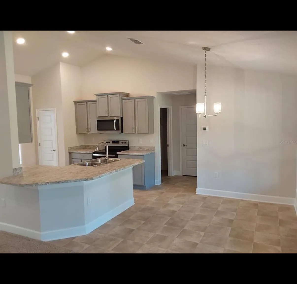 4 bed, 2145 sqft, $2,450 — Photo 4