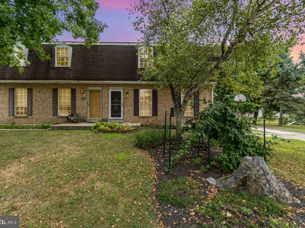 1895 Esther Dr, Carlisle, PA 17013