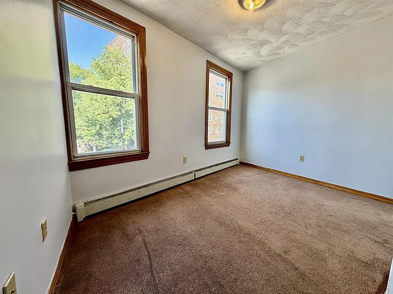 1236 Cambridge St — Photo 10