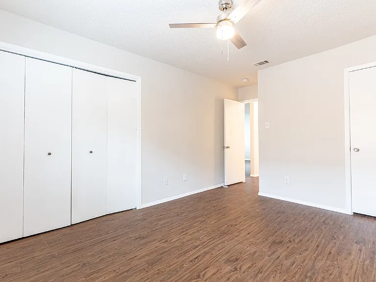 323 W William Cannon Dr #B — Photo 20