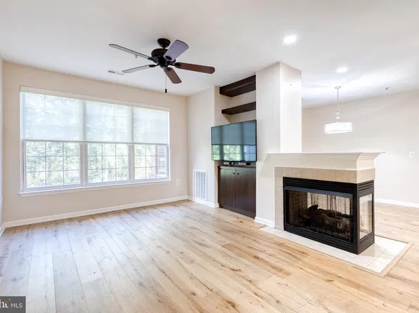 400 Symphony Cir Unit 205J, Cockeysville, MD 21030
