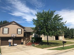 11502 N Farley Ave, Kansas City, MO 64157