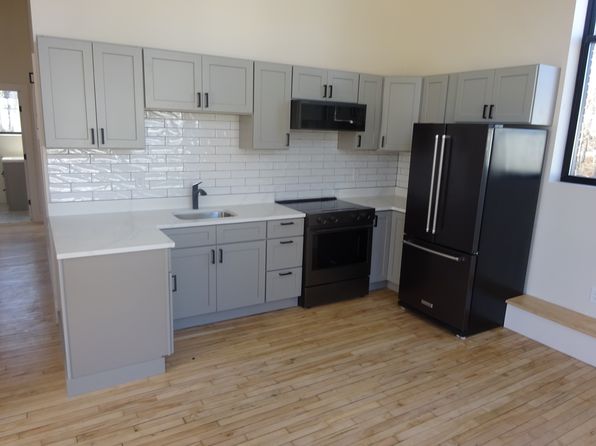 701 Main St #2