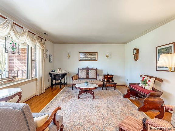 4th image of 108 Old Carriage Way