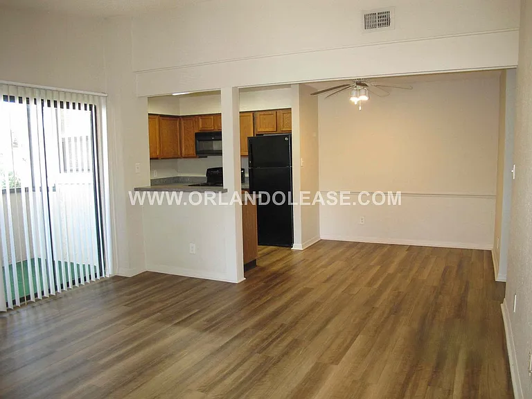 2918 Antique Oaks Cir #26 — Photo 3