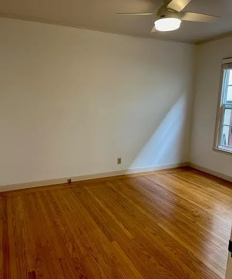 1110 Laguna Ave — Photo 8