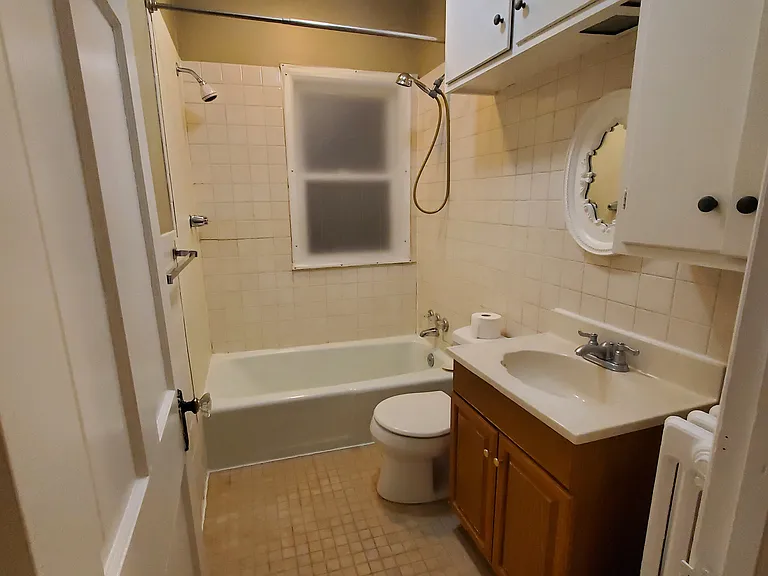 1759 Pleasant St #1 — Photo 4