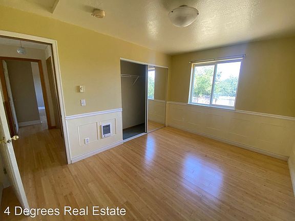 5th image of 2926 N Glenbrook Ln