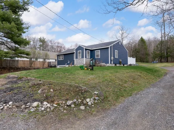 182 S Main St, Newton, NH 03858