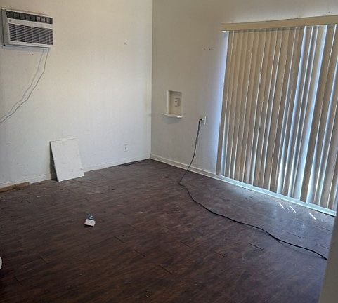 5th image of 22 W Alder St