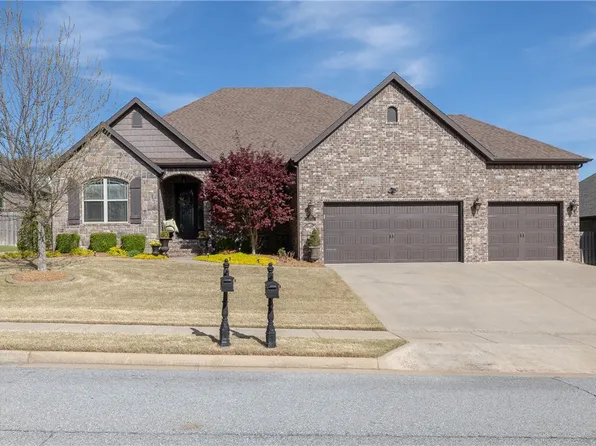 3722 N Lalique Ln, Fayetteville, AR 72704