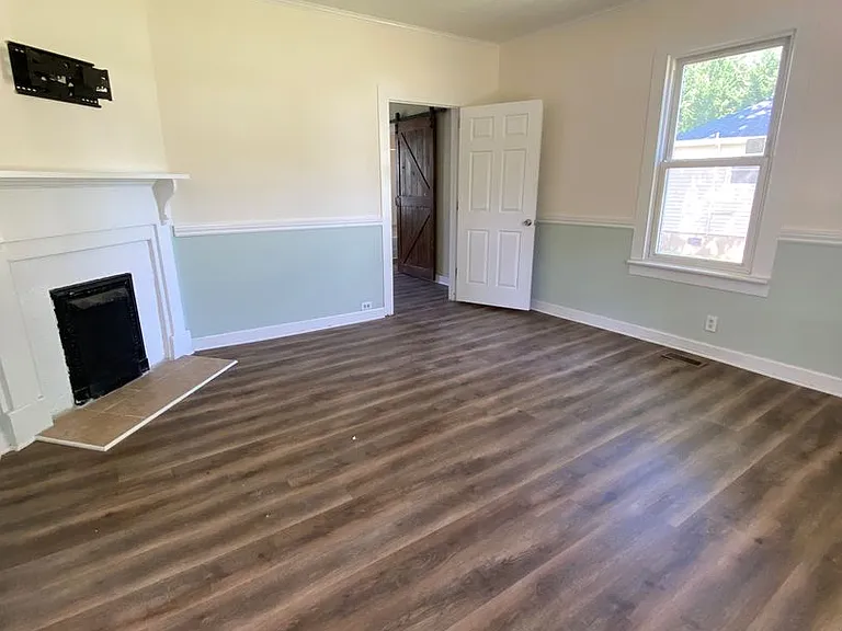 130 Oak St — Photo 9