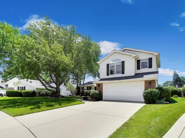 2006 N Elizabeth Dr, Arlington Heights, IL 60004
