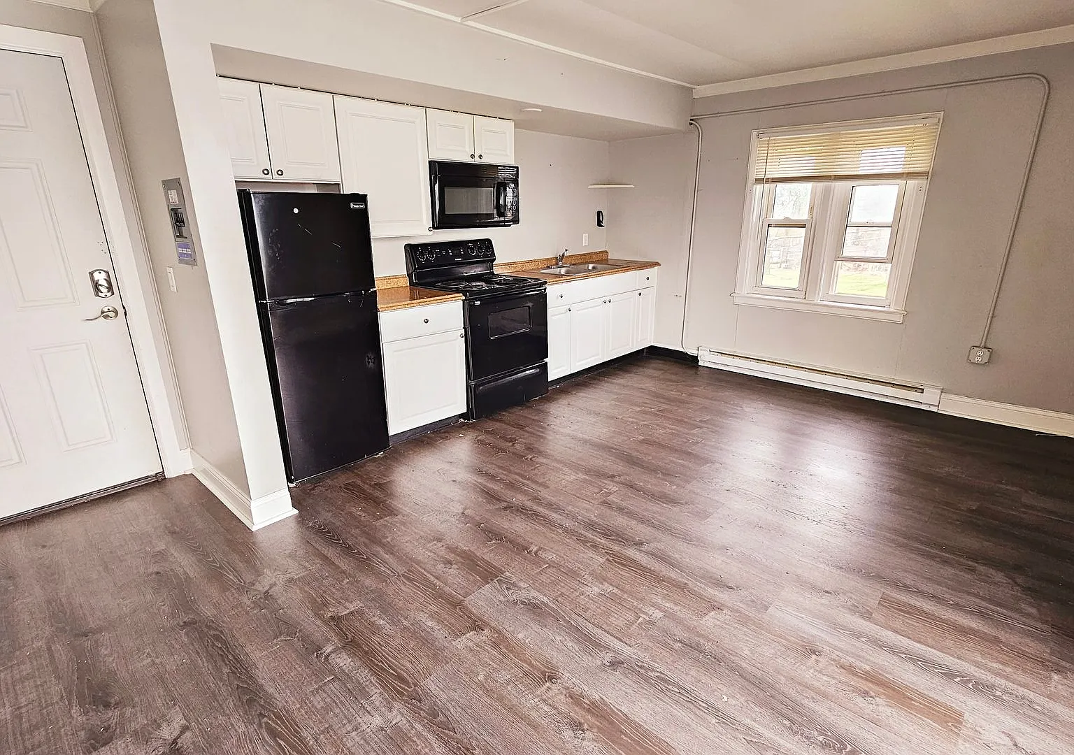38 Baldwin — Photo 1
