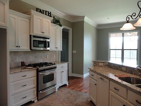 3rd image of 104 Kelsea Dr