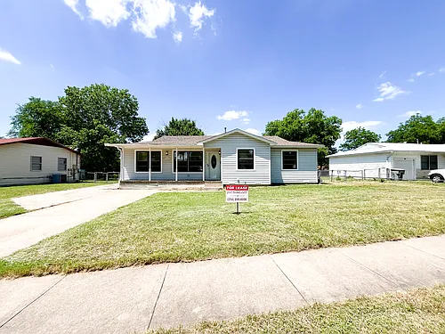 1105 Estes Dr Photo 1