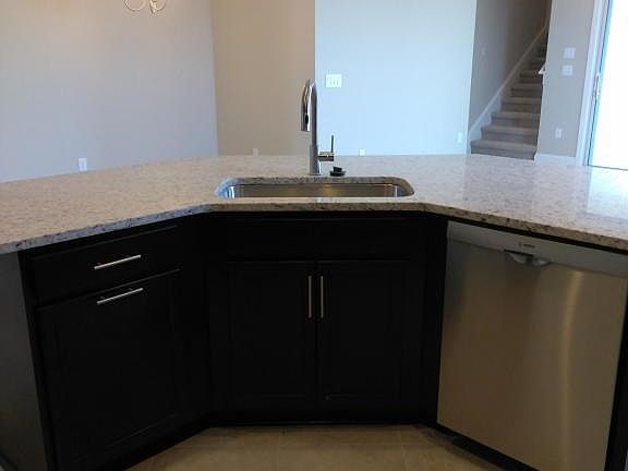 5th image of 124 Willow Lake Dr