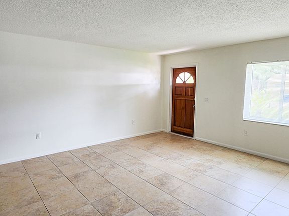 3rd image of 1525 41st Ave