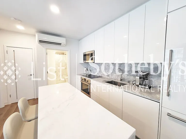 987 Queen St #1404 — Photo 3