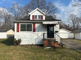 84 Thames Ave, Bedford, OH 44146