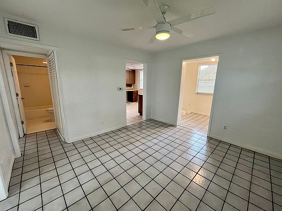 5th image of 860 44th Ave N