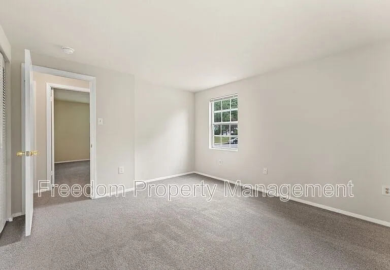 2516 Tabor Ct — Photo 17
