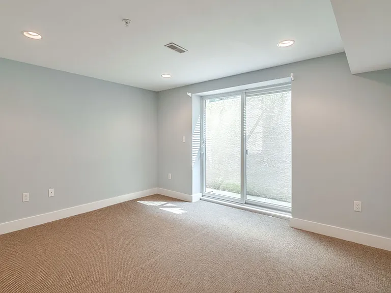 2619 Christian Street — Photo 12