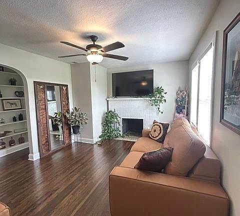 3rd image of 3715 Carol Rd