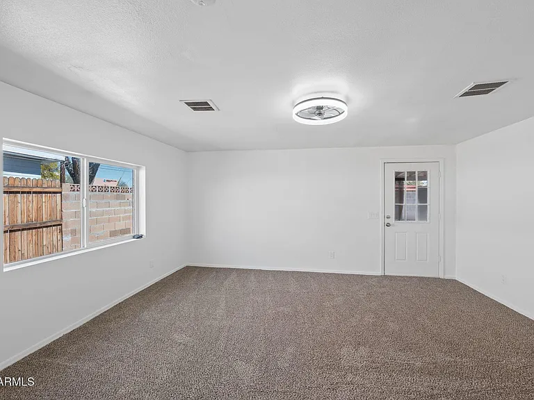 7 S Catalina St — Photo 12