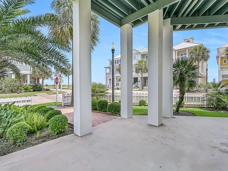817 Positano Rd — Photo 10