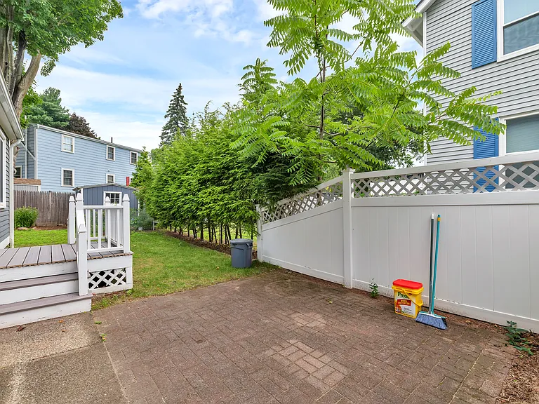 11 Upland Rd — Photo 27