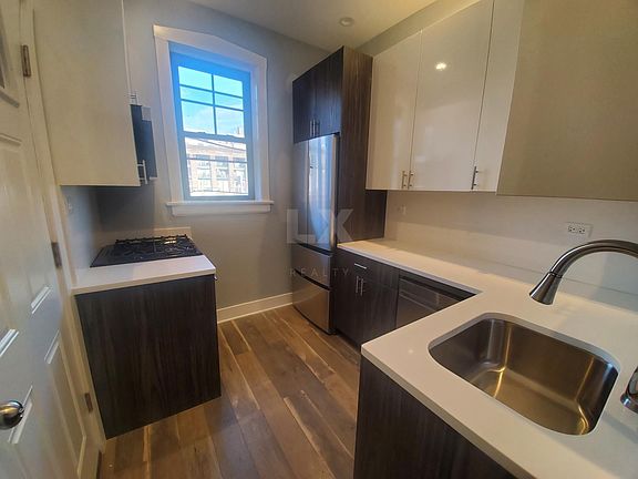 5th image of 1625 W Belmont Ave #B07