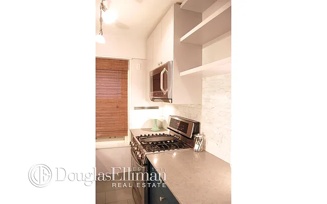 Rented by Douglas Elliman | media 23