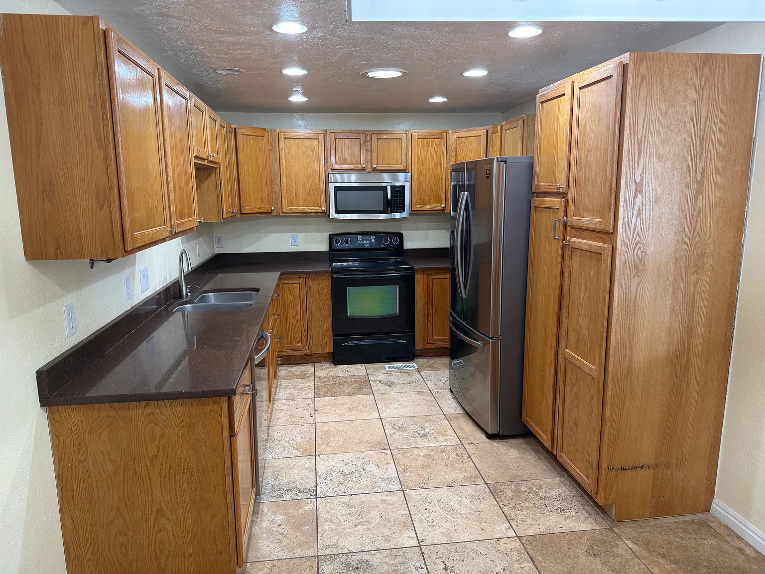 810 N 700 E — Photo 3