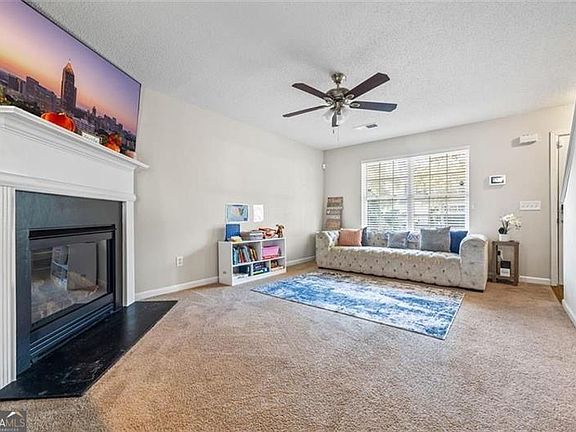 3rd image of 248 Coral Cir