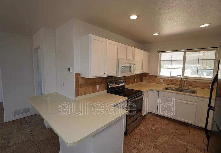 4776 Blackhawk Way — Photo 6