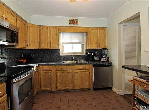 3rd image of 2453 Soma Ave